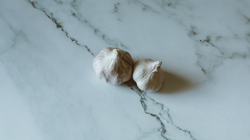 Garlic knots with marinara dipping sauce